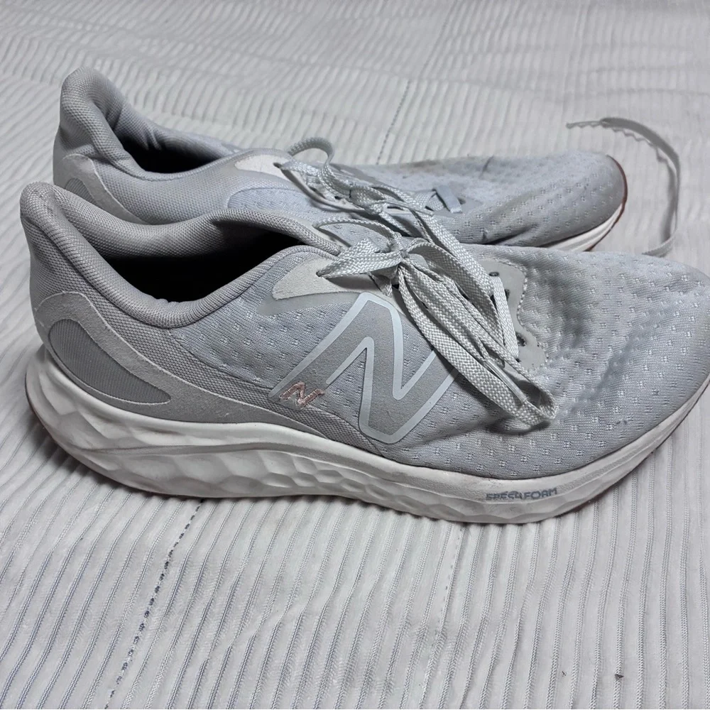 New Balance Off-White / Light Gray Women's Sneakers